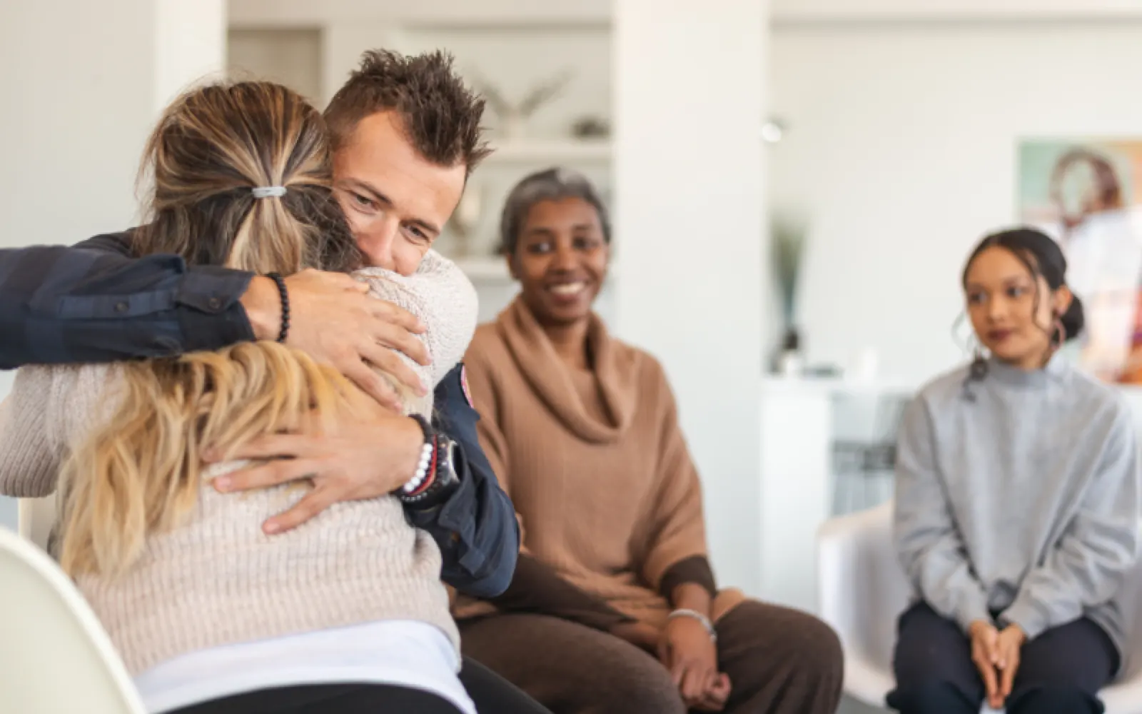 Balancing Knowledge and Personal Experience in Recovery